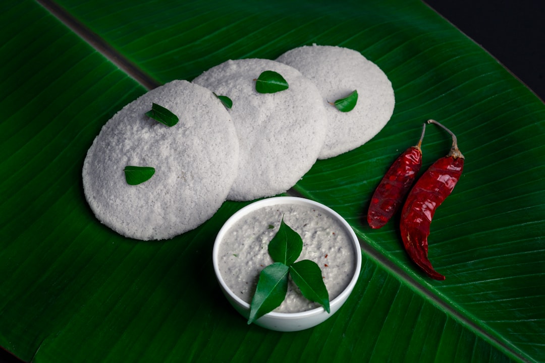 Photo Samosas, Chutney